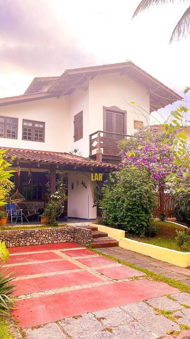 Casa de Condomínio à venda com 4 quartos, 220m² - Foto 3