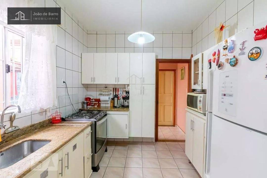 Casa à venda com 4 quartos, 166m² - Foto 18