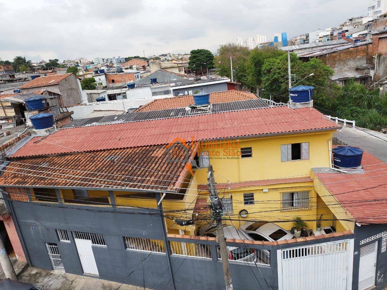 Casa à venda com 4 quartos, 200m² - Foto 2