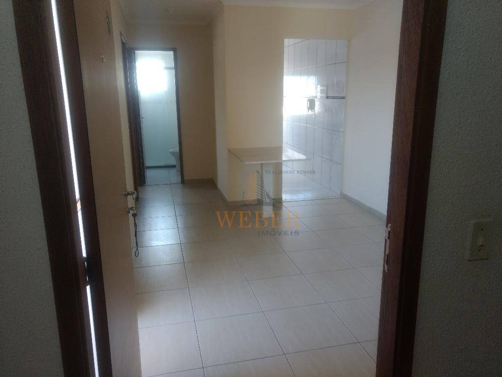 Apartamento à venda com 2 quartos, 47m² - Foto 2