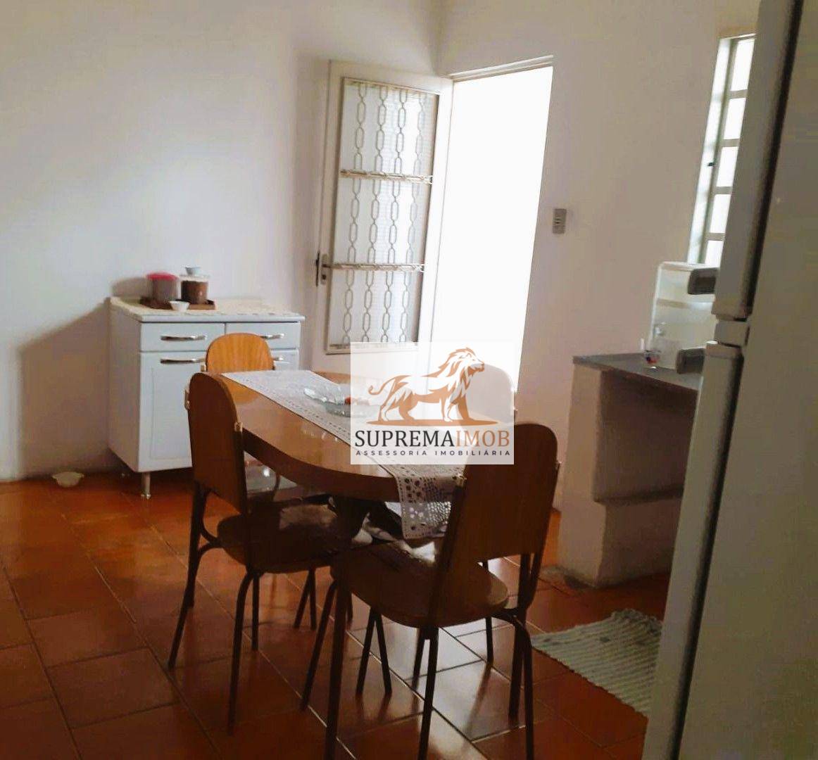 Casa à venda com 2 quartos, 100m² - Foto 4