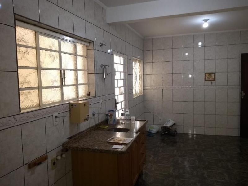 Casa à venda com 3 quartos, 220m² - Foto 14