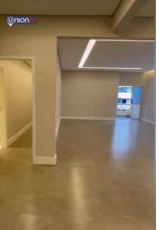 Apartamento à venda com 3 quartos, 200m² - Foto 2