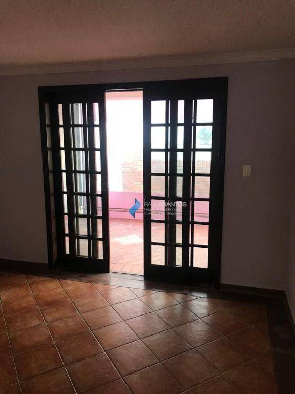 Casa à venda com 4 quartos, 185m² - Foto 2