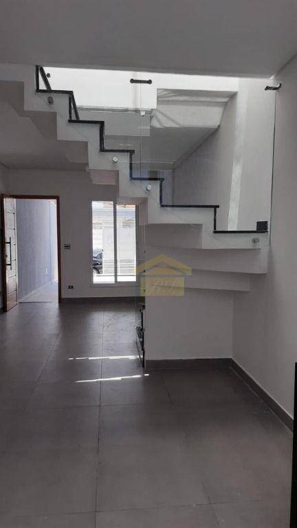 Sobrado à venda com 3 quartos, 100m² - Foto 4