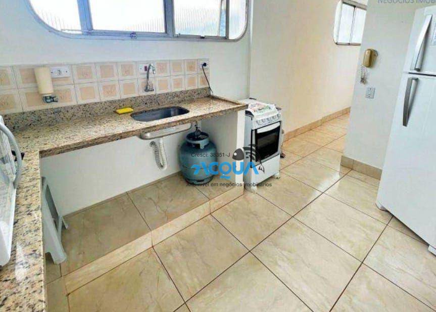 Apartamento à venda com 3 quartos, 130m² - Foto 4