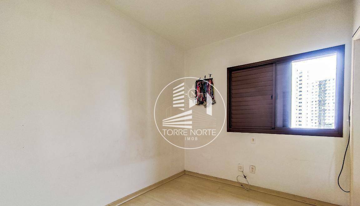 Apartamento à venda com 3 quartos, 150m² - Foto 3