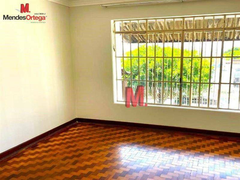 Casa para alugar com 4 quartos, 190m² - Foto 2