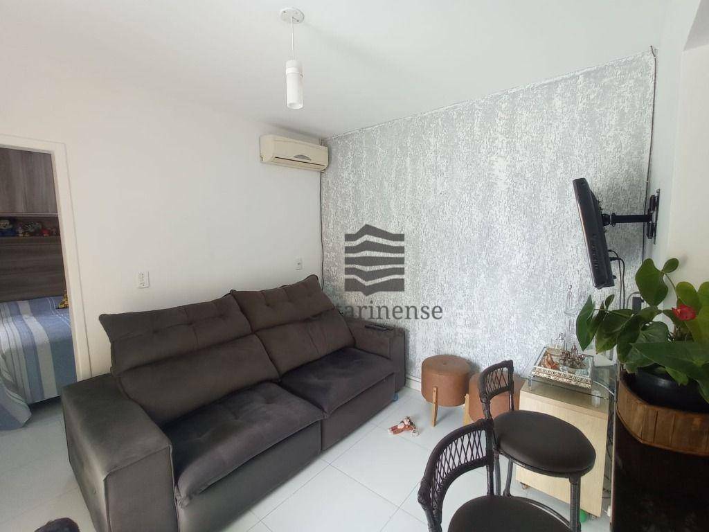 Casa à venda com 3 quartos, 80m² - Foto 4