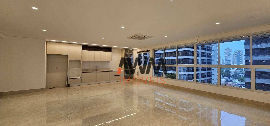 Apartamento à venda com 4 quartos, 227m² - Foto 3