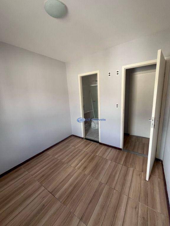 Sobrado à venda com 2 quartos, 68m² - Foto 13