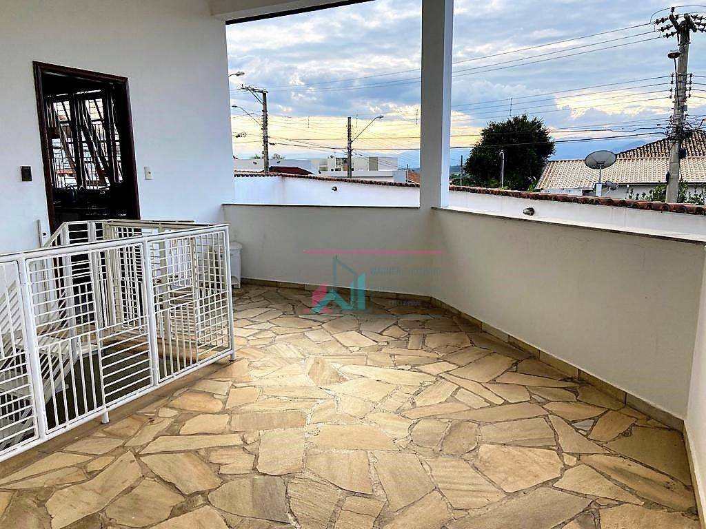 Casa à venda e aluguel com 3 quartos, 309m² - Foto 15