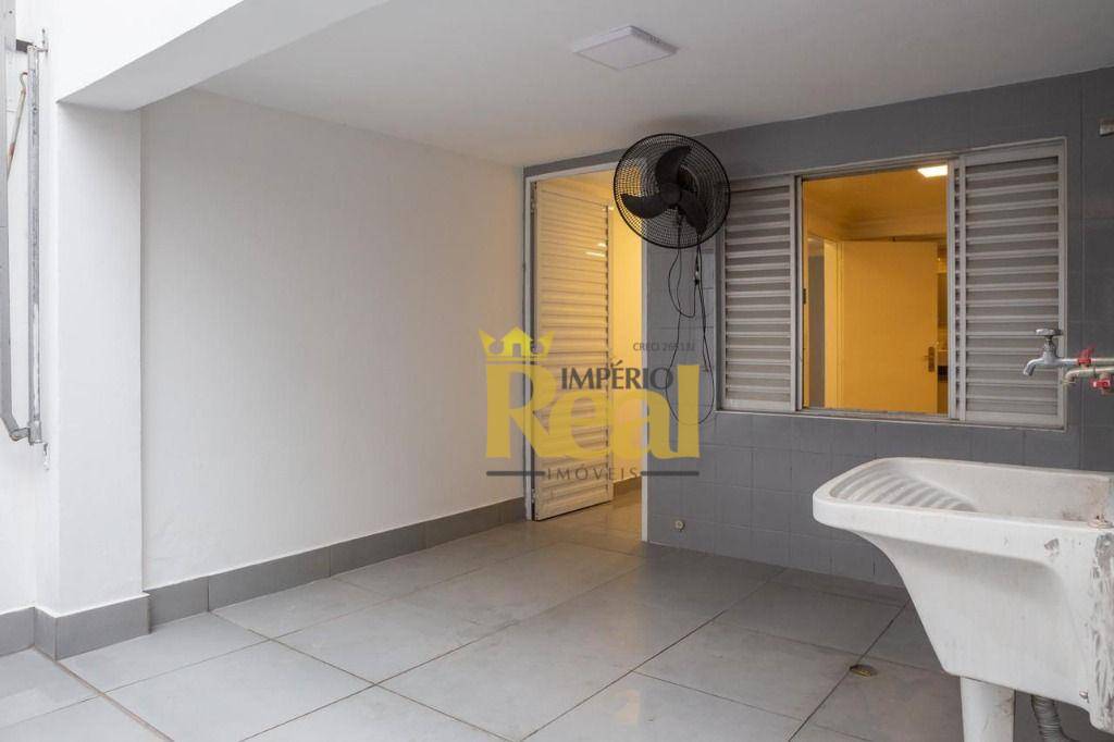 Sobrado à venda com 4 quartos, 250m² - Foto 11