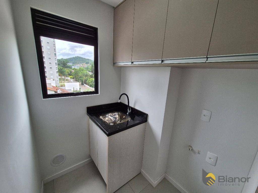 Apartamento para alugar com 2 quartos, 56m² - Foto 12