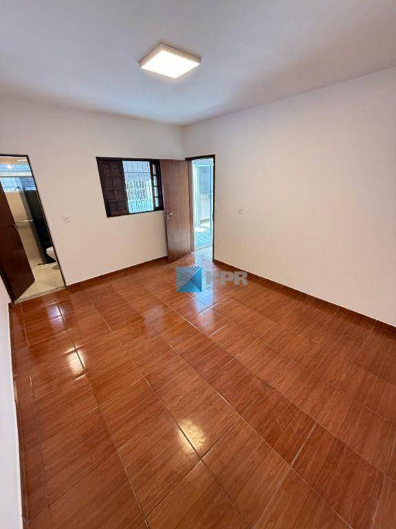 Casa à venda com 6 quartos, 270m² - Foto 21