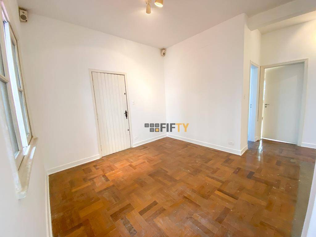 Apartamento para alugar com 3 quartos, 130m² - Foto 12