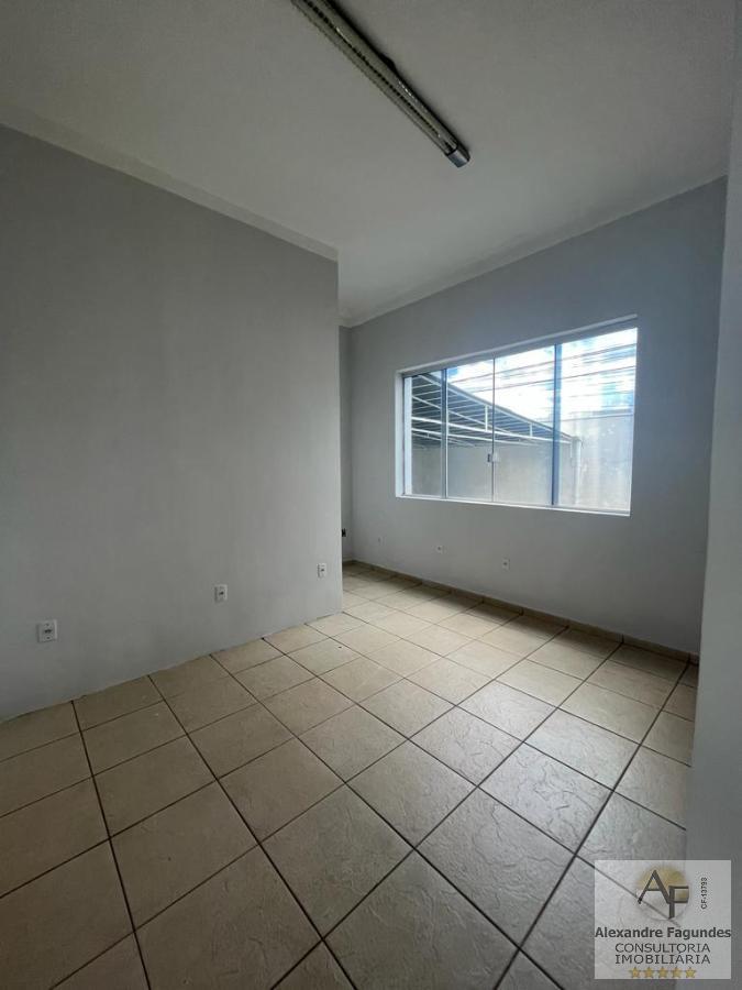 Casa à venda com 5 quartos, 323m² - Foto 15