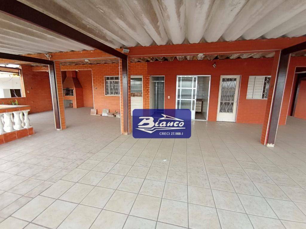 Casa para alugar com 3 quartos, 350m² - Foto 15