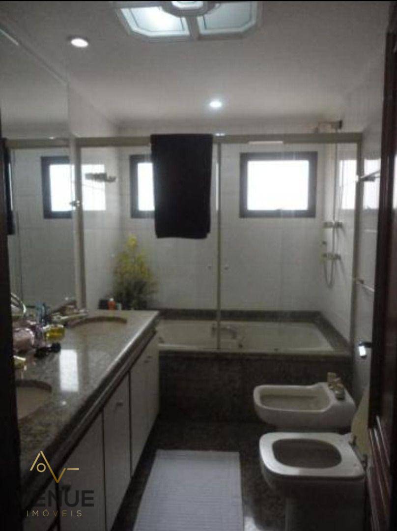 Apartamento à venda com 4 quartos, 188m² - Foto 22