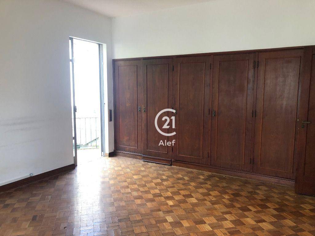 Casa para alugar com 6 quartos, 400m² - Foto 12