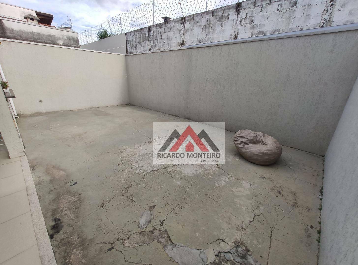 Casa à venda com 4 quartos, 210m² - Foto 10