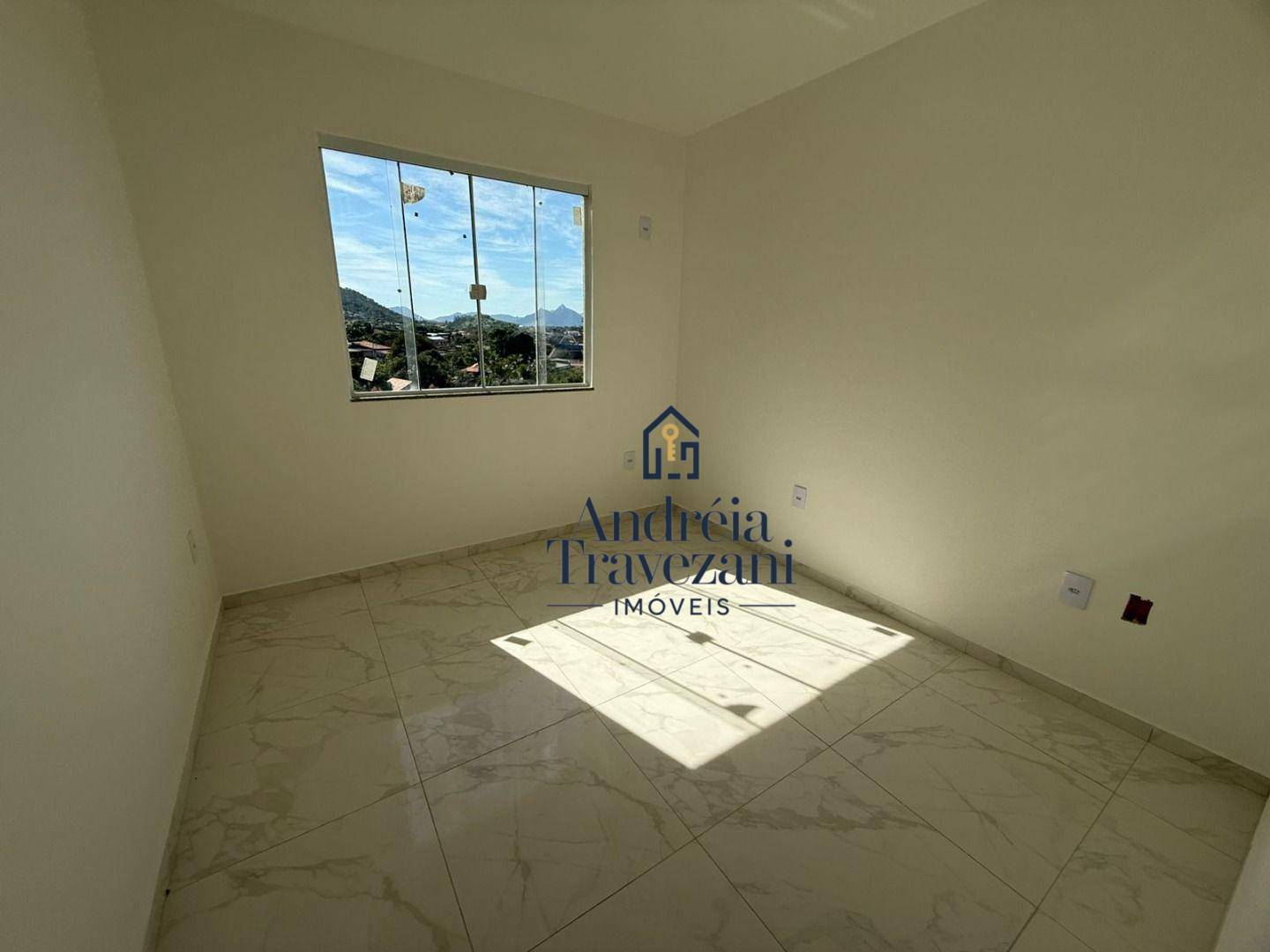 Casa à venda com 2 quartos, 70m² - Foto 8