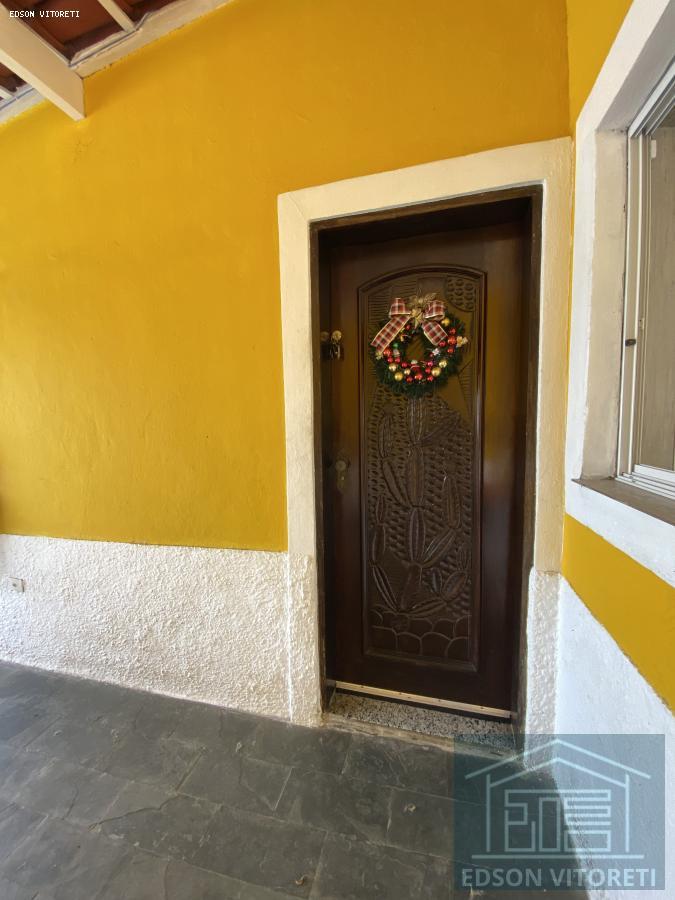 Casa para alugar com 3 quartos, 200m² - Foto 4