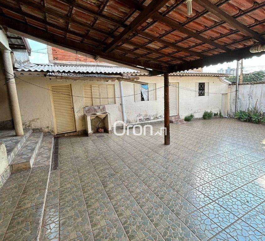 Casa à venda com 3 quartos, 285m² - Foto 3