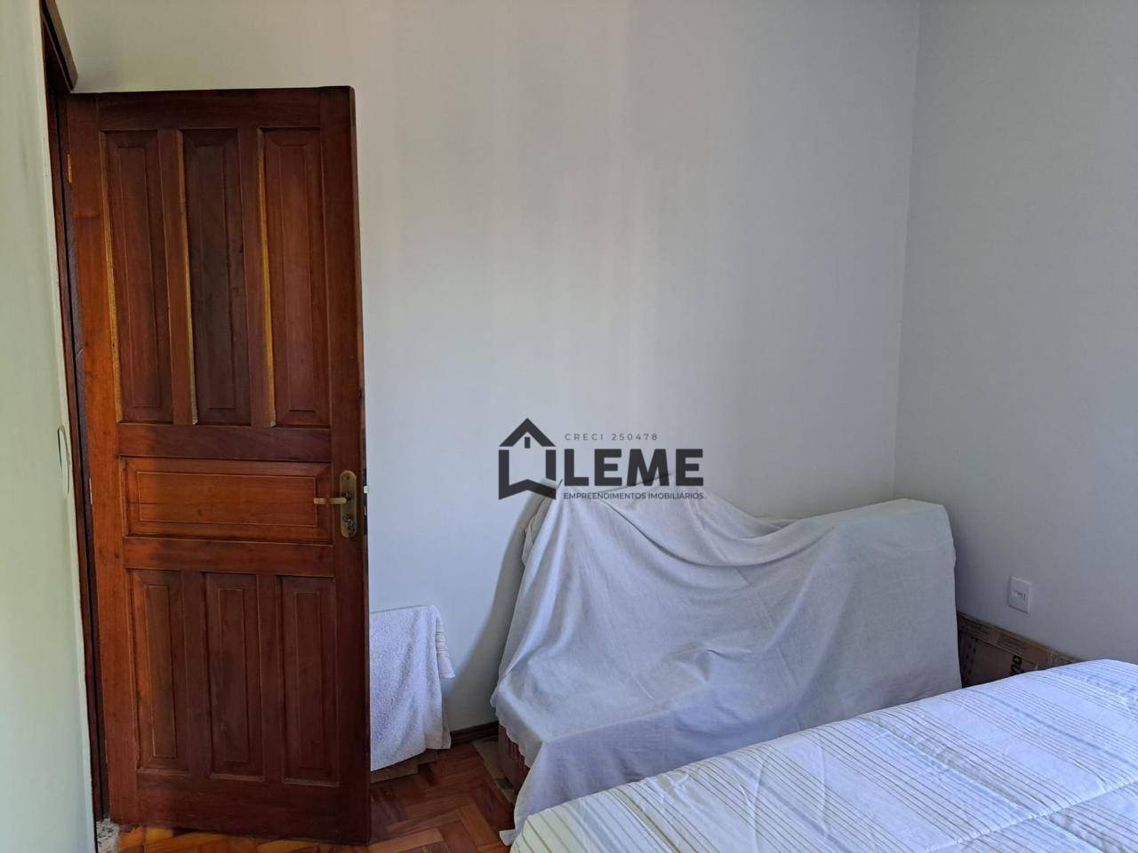 Casa à venda com 3 quartos, 198m² - Foto 14