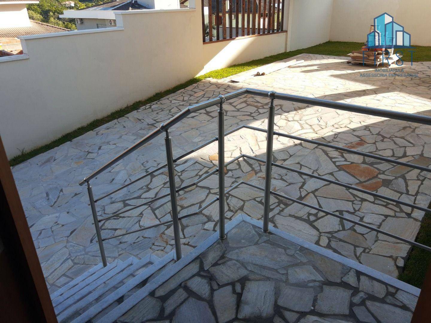 Casa à venda com 3 quartos, 208m² - Foto 9