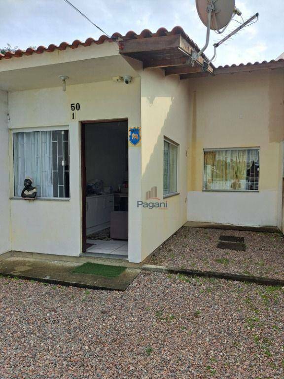 Casa à venda com 2 quartos, 50m² - Foto 1