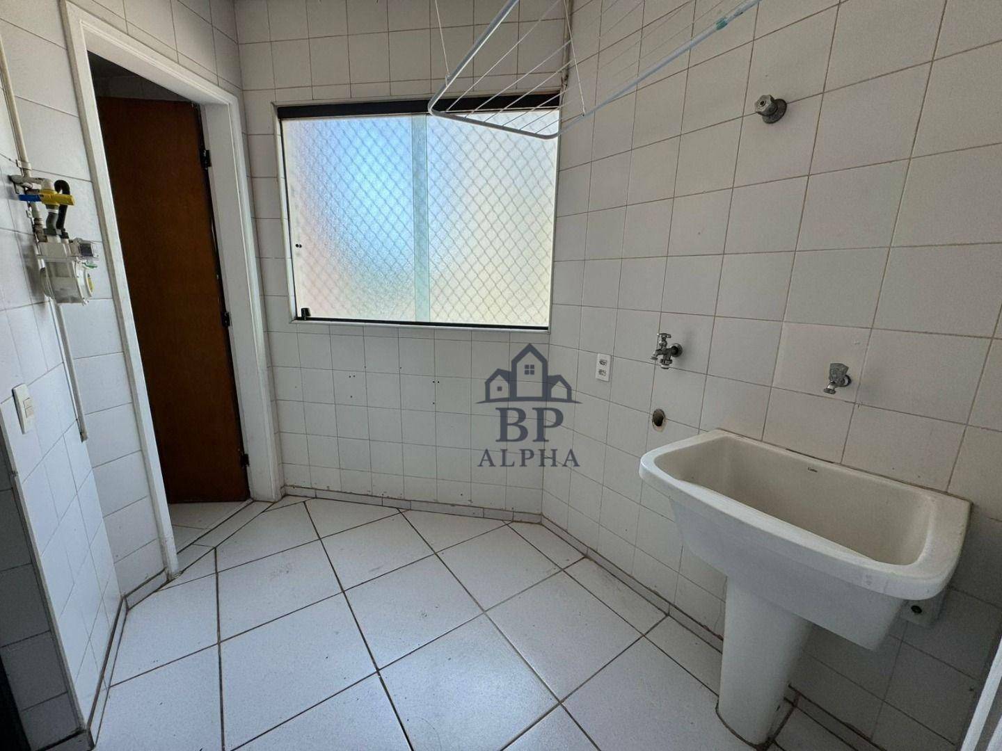 Apartamento para alugar com 3 quartos, 130m² - Foto 16