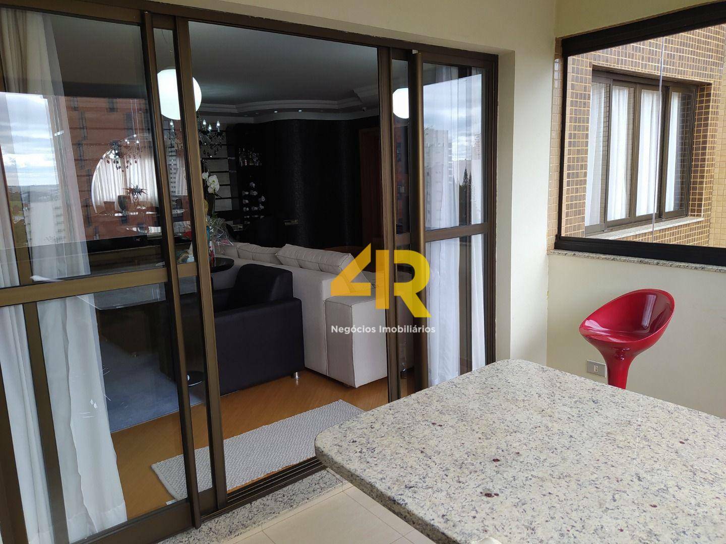 Apartamento à venda com 3 quartos, 184m² - Foto 28