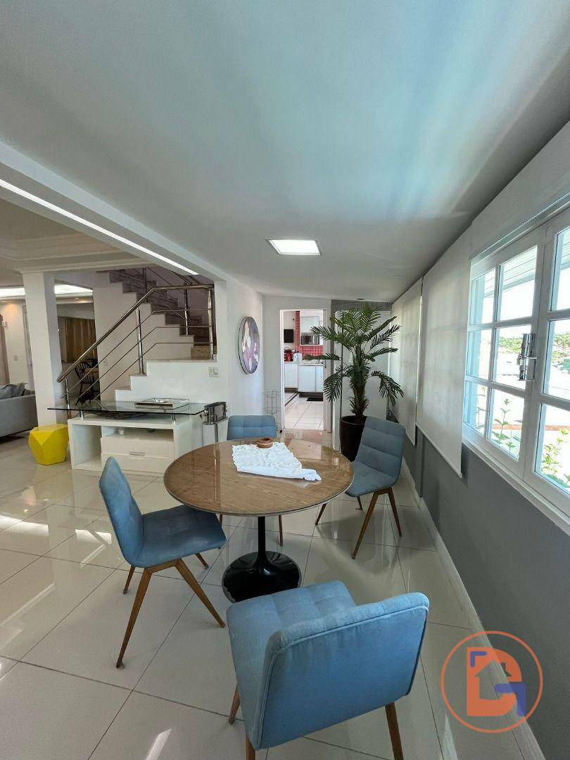 Casa à venda e aluguel com 6 quartos, 216m² - Foto 16