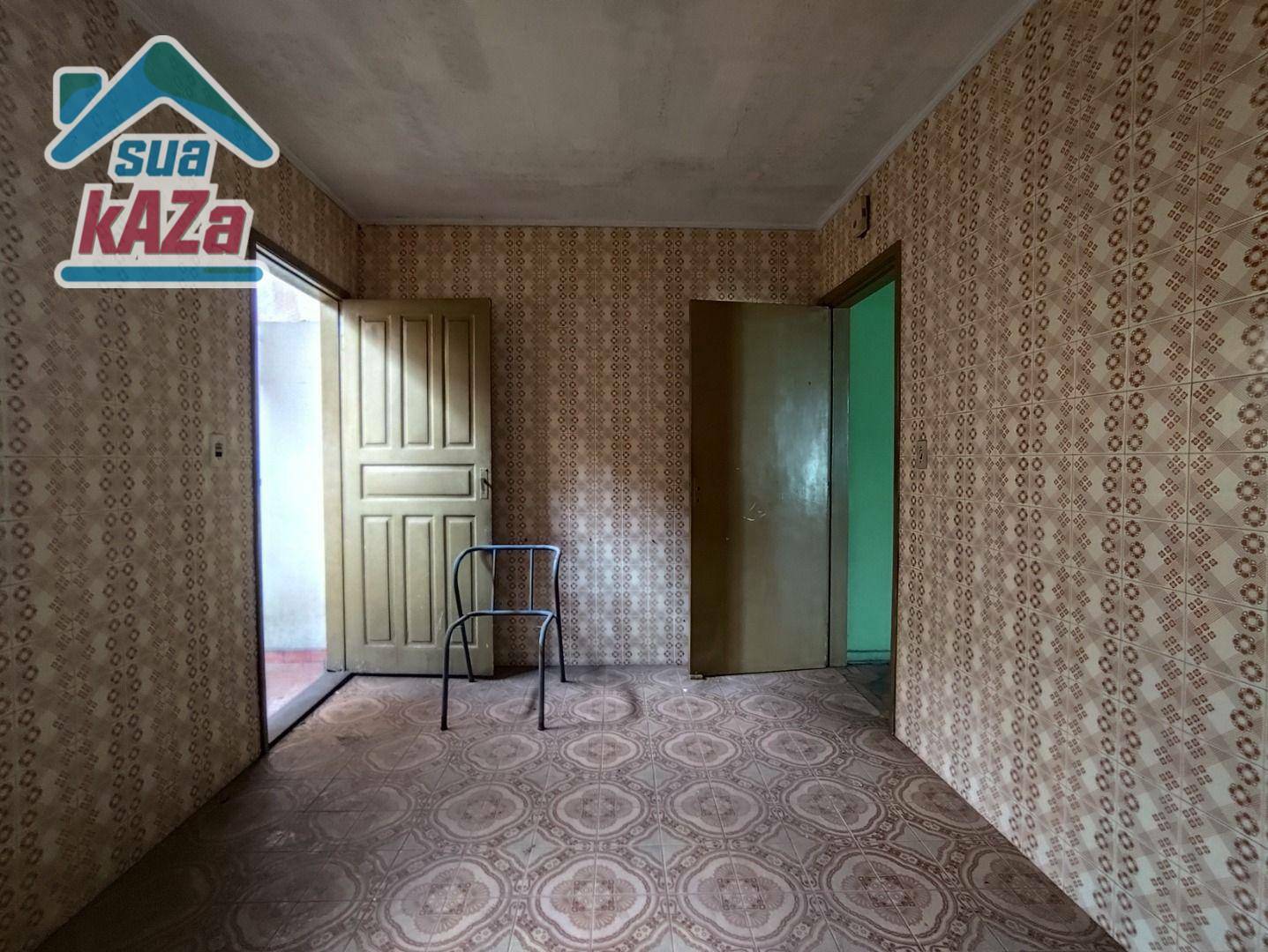 Casa à venda com 6 quartos, 210m² - Foto 12