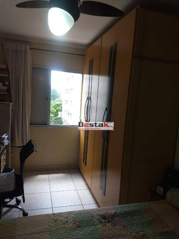 Apartamento à venda com 2 quartos, 63m² - Foto 13