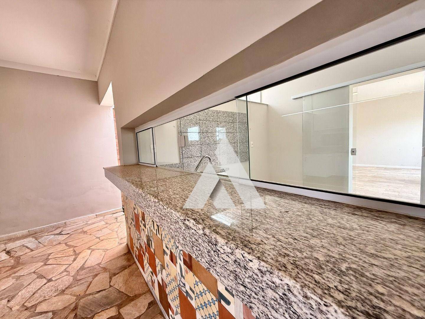 Casa à venda com 3 quartos, 155m² - Foto 4