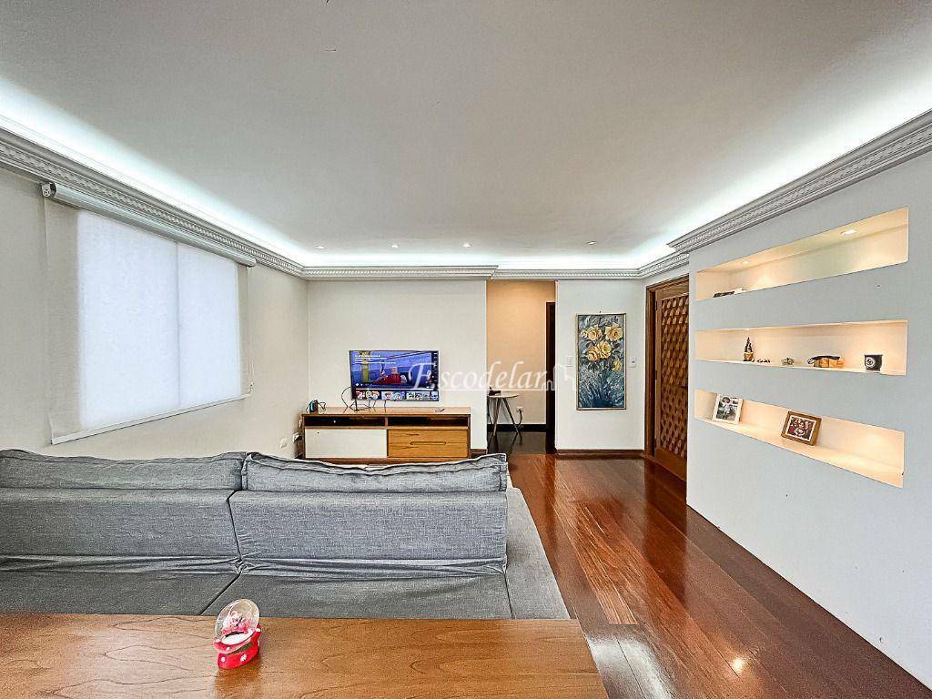 Apartamento à venda com 3 quartos, 200m² - Foto 9