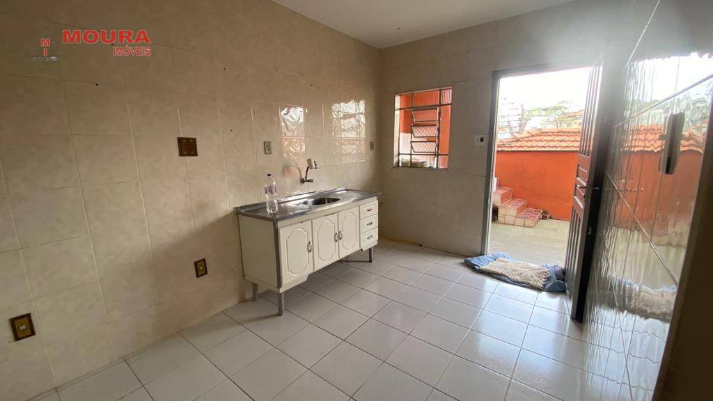 Casa à venda com 2 quartos, 60m² - Foto 1