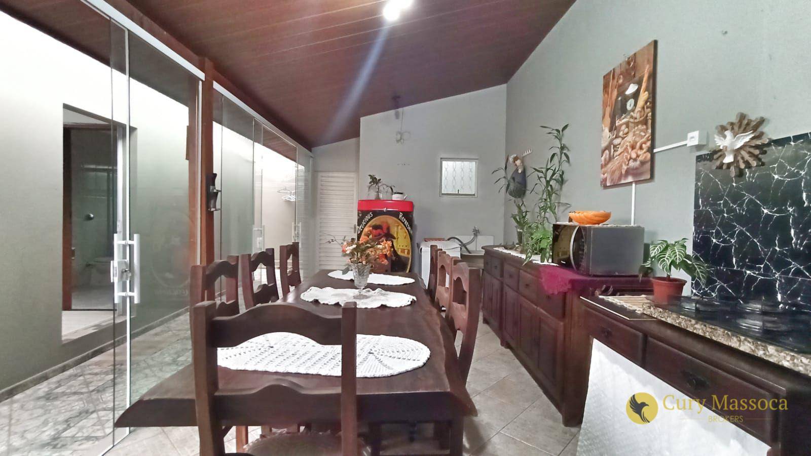 Casa à venda com 4 quartos, 200m² - Foto 20