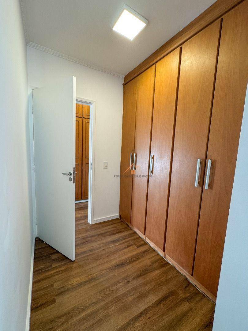 Apartamento à venda com 3 quartos, 94m² - Foto 2