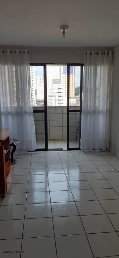 Apartamento à venda com 3 quartos, 75m² - Foto 2