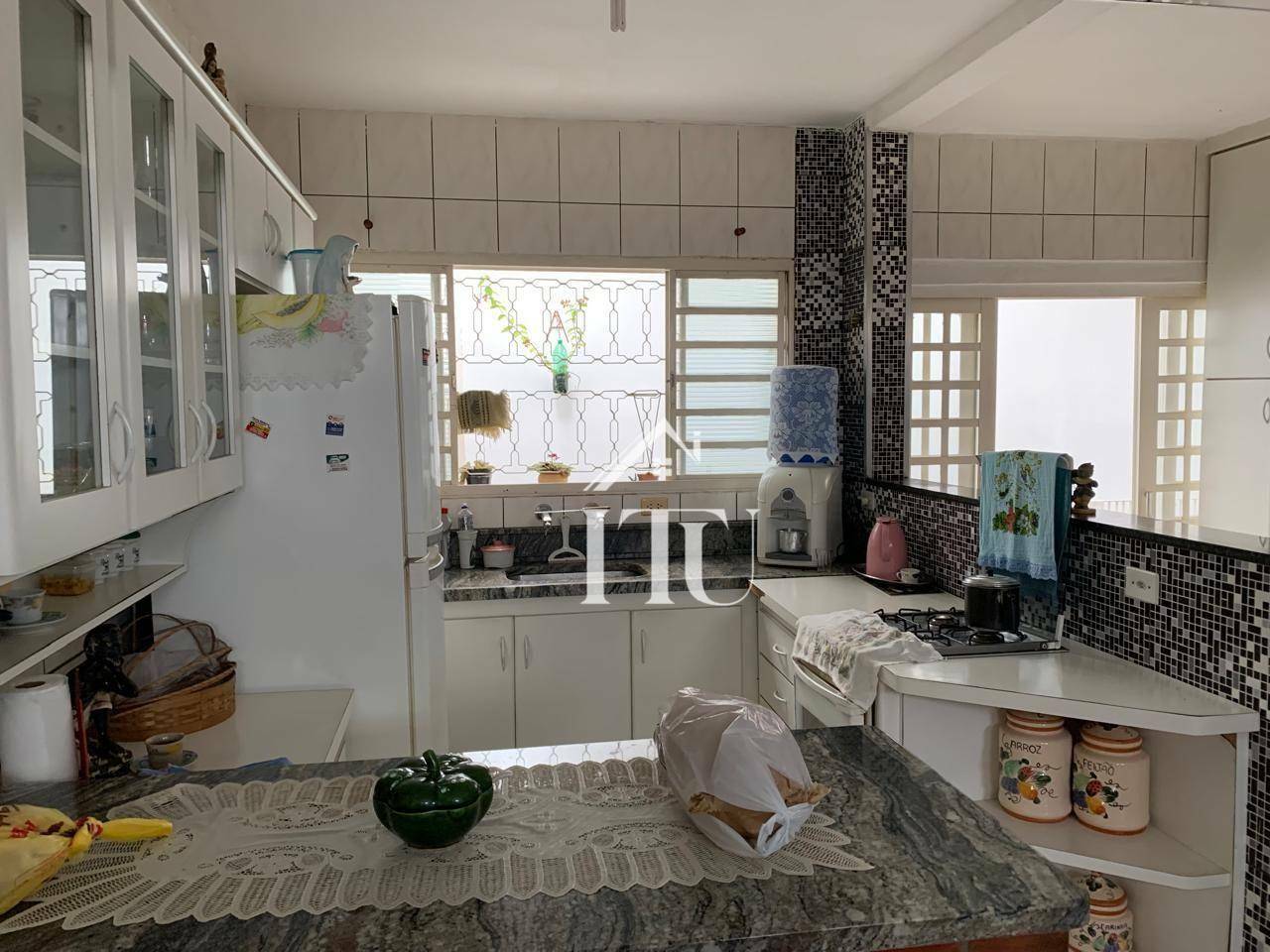 Casa à venda com 4 quartos, 262m² - Foto 6