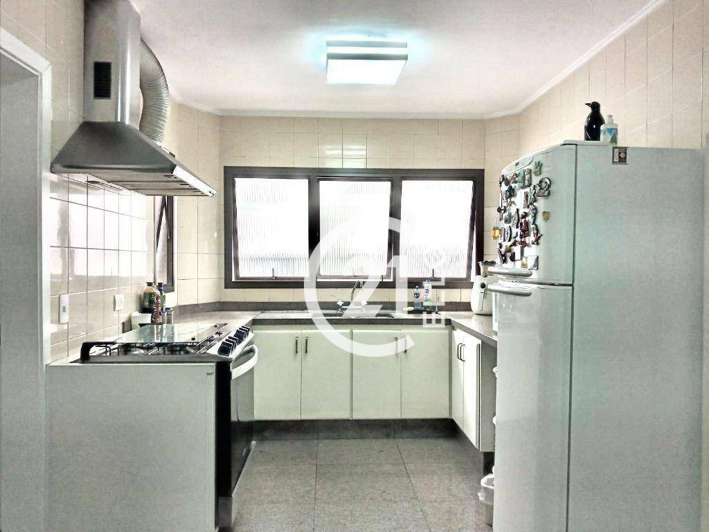 Apartamento à venda com 3 quartos, 227m² - Foto 8