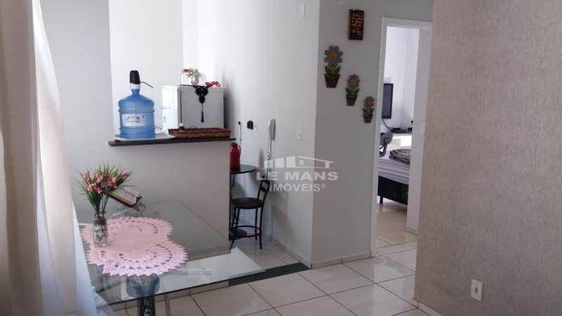 Apartamento à venda com 2 quartos, 46m² - Foto 2