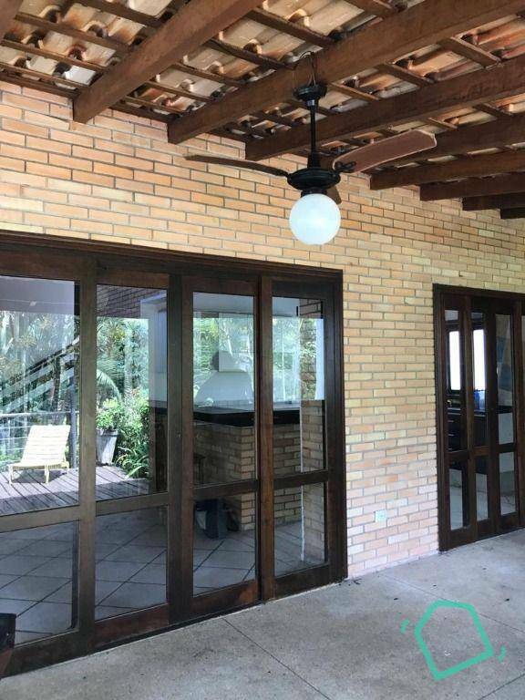 Casa de Condomínio à venda com 3 quartos, 240m² - Foto 2