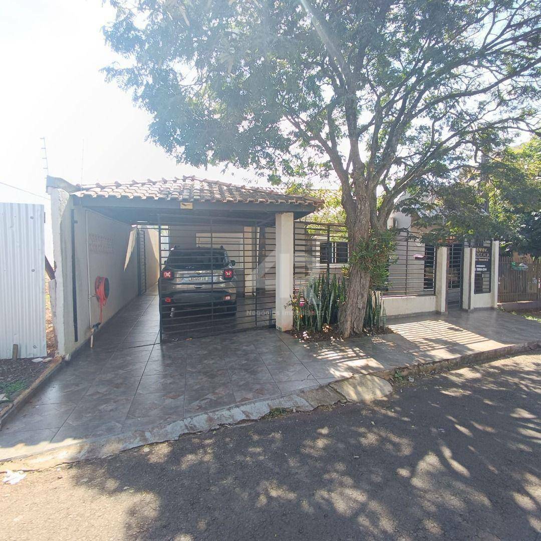 Casa à venda com 3 quartos, 150m² - Foto 1