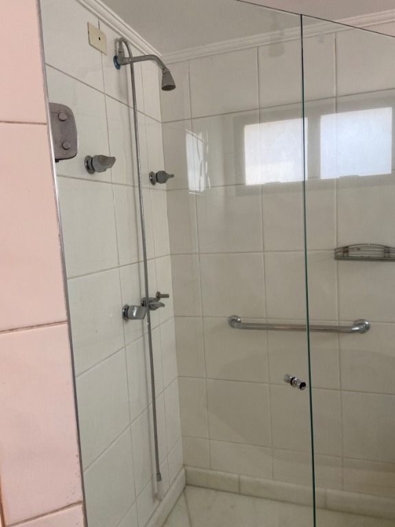 Apartamento para alugar com 5 quartos, 240m² - Foto 19