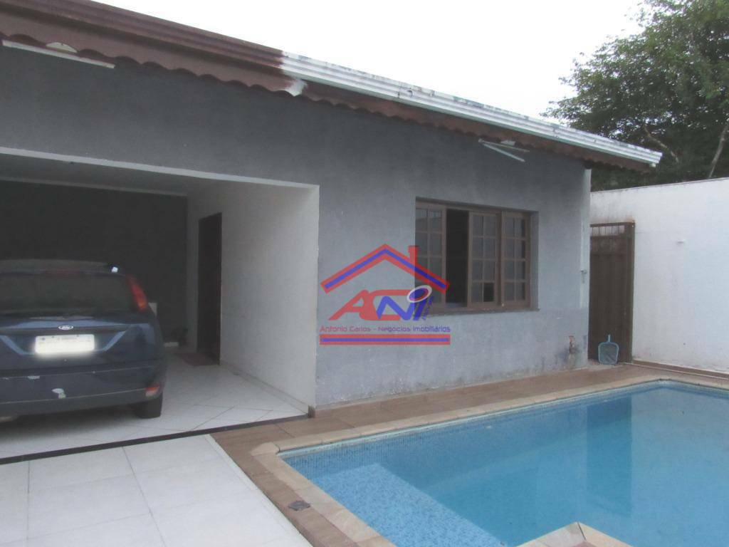 Casa à venda com 4 quartos, 200m² - Foto 1