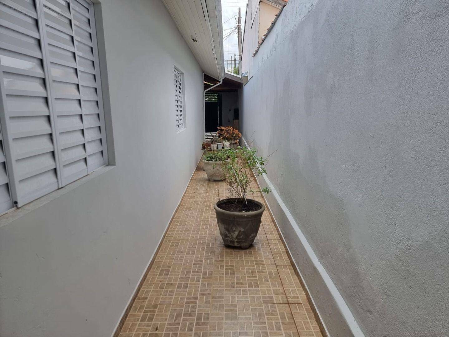 Casa à venda com 3 quartos, 90m² - Foto 13